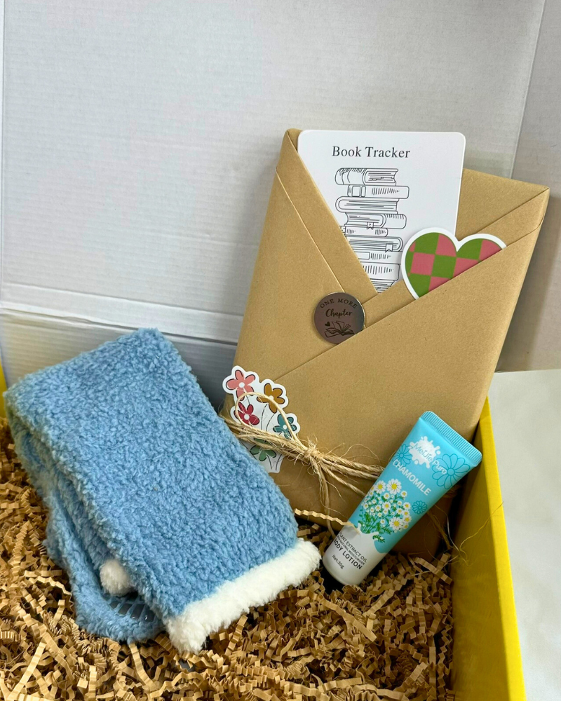 Summer Reading Gift Book Lover Vacation Set Beach Reading Surprise Box Spa Bundle Beach Relaxation Kit Beach Day Reading Summer Box Travel