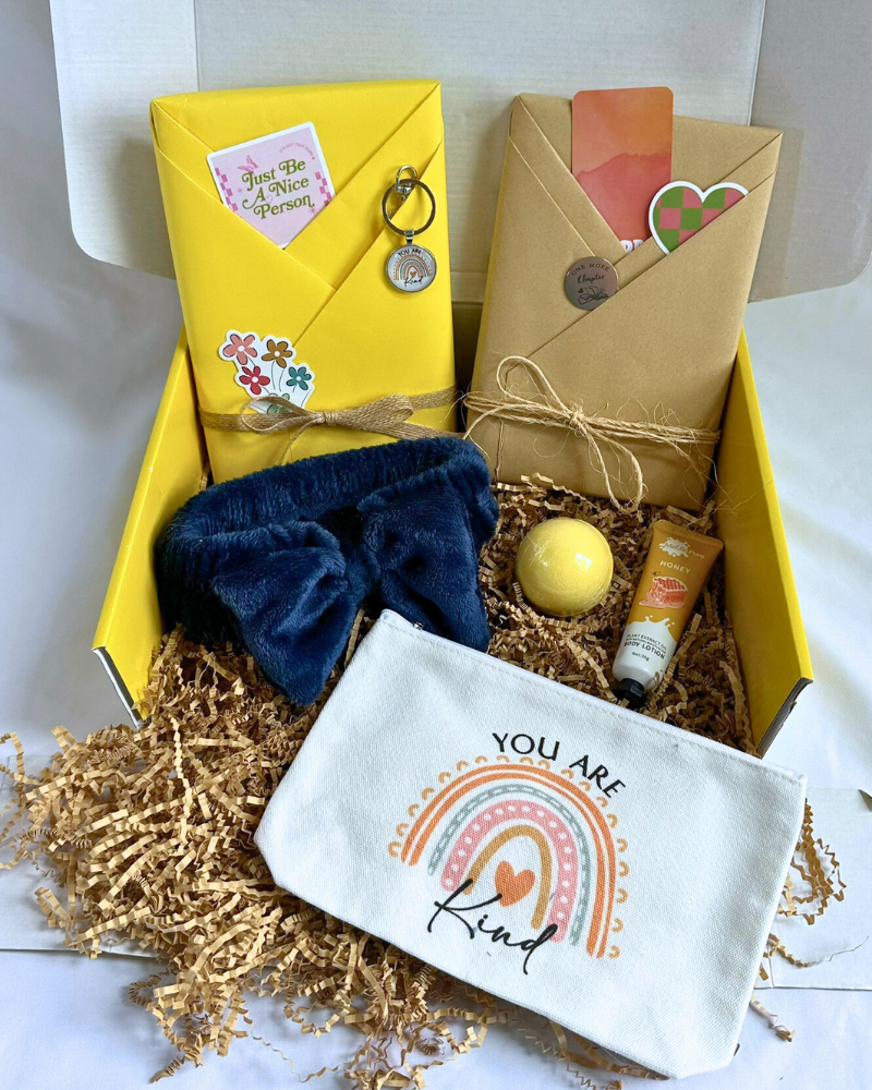 Vacation Reading Box Gift Set Beach Reading Relaxation Package Summer Vacation Book Lover Surprise Box Bath Bomb Spa Gift Beach Day Reading