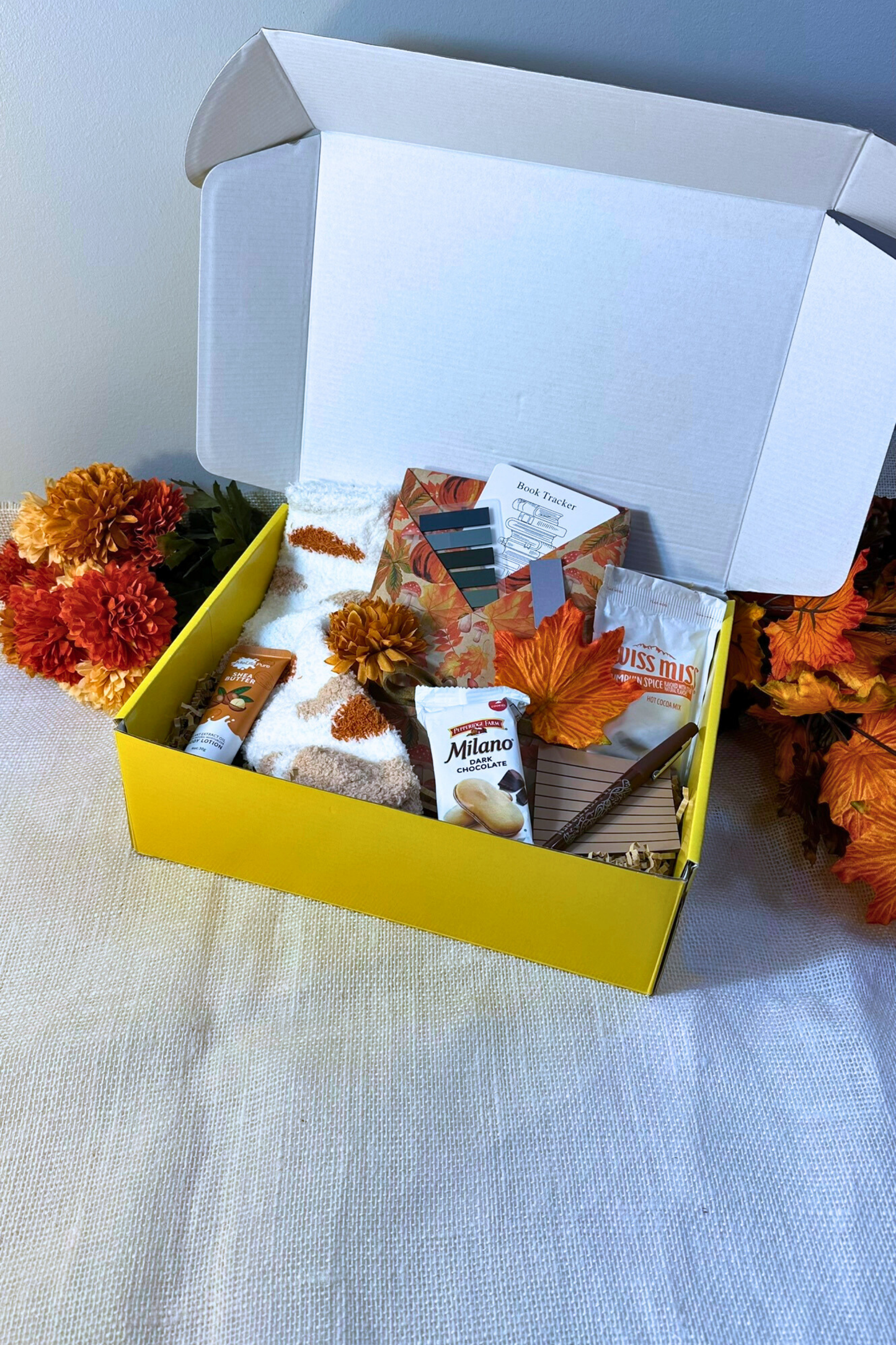 Fall Blind Date With a Book Box – Cozy Autumn Gift Set With Surprise Book & Seasonal Treats