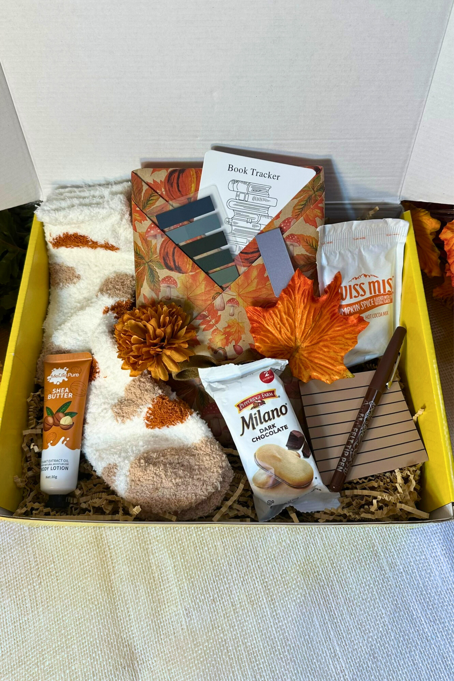 Fall Blind Date With a Book Box – Cozy Autumn Gift Set With Surprise Book & Seasonal Treats