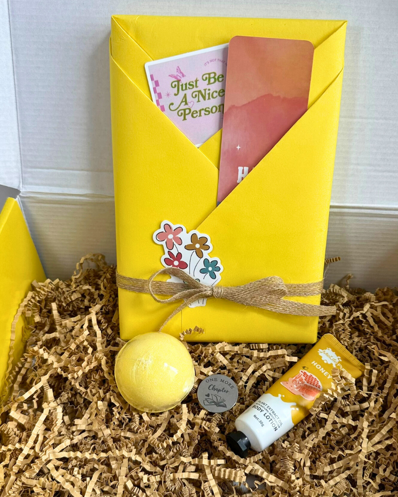 Vacation Reading Box Gift Set Beach Reading Relaxation Package Summer Vacation Book Lover Surprise Box Bath Bomb Spa Gift Beach Day Reading